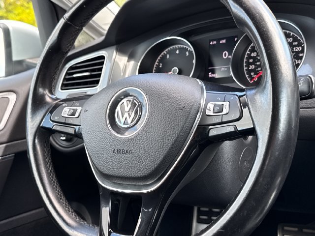 Used 2017 Volkswagen Golf Alltrack SE AWD/4WD image 12