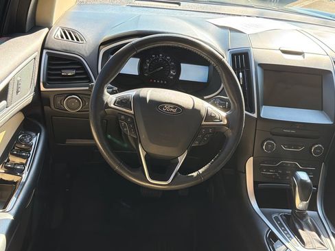 Used 2018 Ford Edge SEL w/ Equipment Group 201A FWD image 13