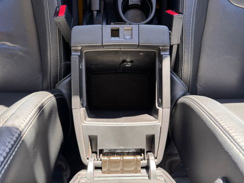 Used 2015 Jeep Wrangler Unlimited Rubicon w/ Connectivity Group image 26