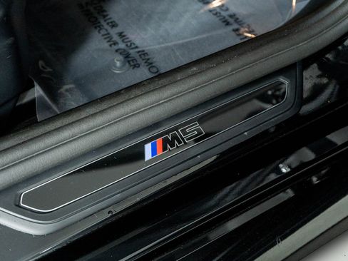 Used 2026 BMW M5 w/ Executive Package image 33