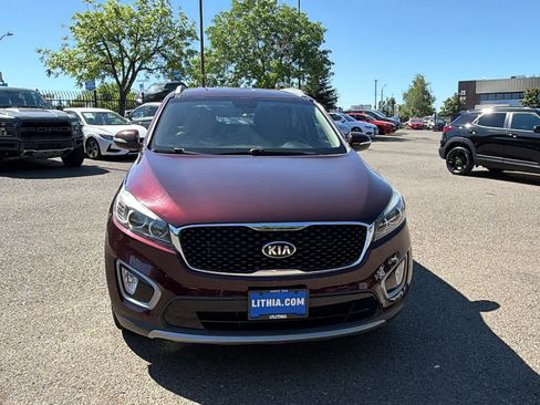 Used 2017 Kia Sorento EX w/ EX V6 Premium Package AWD/4WD image 2