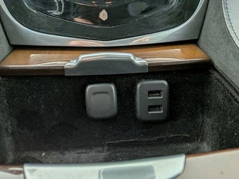 Used 2017 Cadillac Escalade Premium Luxury image 12