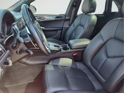 Used 2020 Porsche Macan AWD/4WD image 9