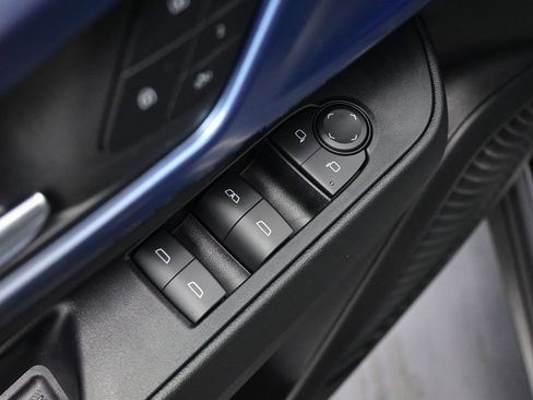 Used 2026 Chevrolet Equinox EV LT FWD image 14