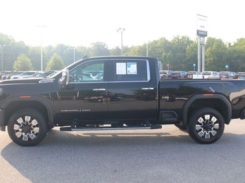 Used 2025 GMC Sierra 2500 Denali w/ Denali Reserve Package AWD/4WD image 4