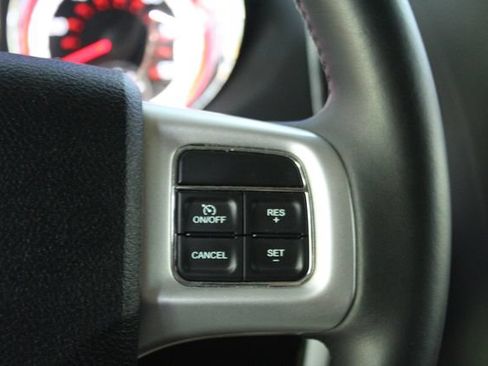 Used 2019 Dodge Grand Caravan SE w/ UConnect Hands-Free Group FWD image 15