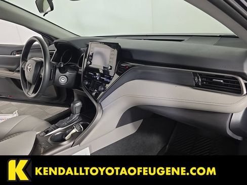 Used 2022 Toyota Camry SE w/ Cold Weather Package AWD/4WD image 28