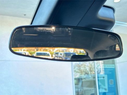 Used 2025 Buick Encore GX Preferred image 25