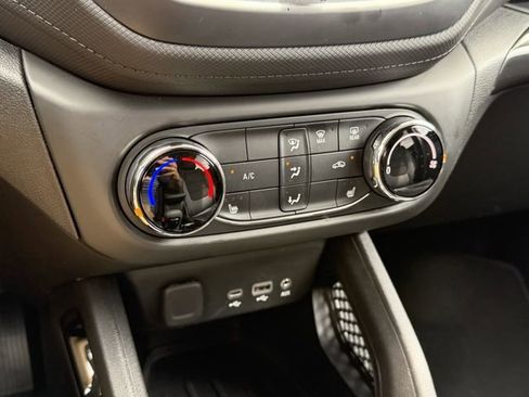 Used 2023 Chevrolet TrailBlazer LT image 23