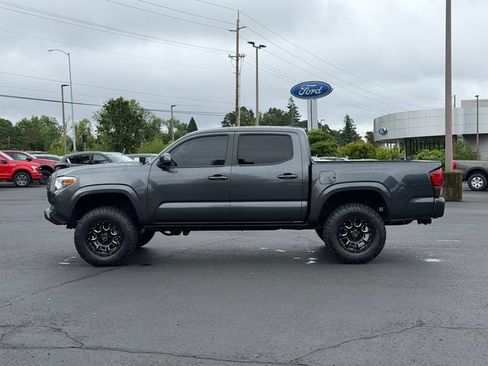 Used 2019 Toyota Tacoma SR w/ SR Convenience Package AWD/4WD image 7
