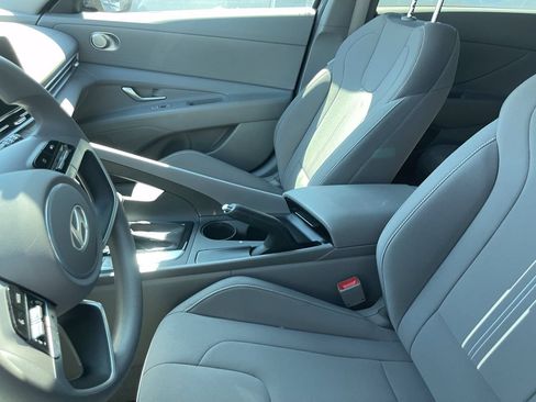 Used 2024 Hyundai Elantra SEL FWD image 11