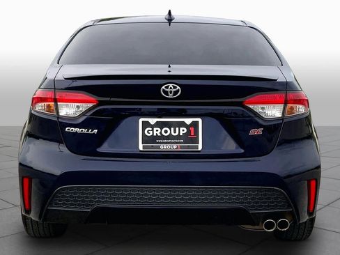 Used 2021 Toyota Corolla SE w/ SE Premium Package FWD image 5