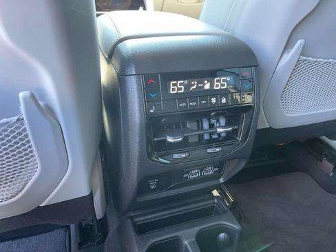 Used 2023 Jeep Grand Cherokee L Overland w/ Advanced Protech Group III AWD/4WD image 16