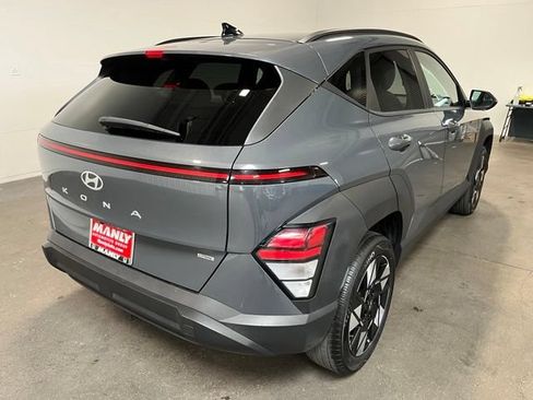 Used 2025 Hyundai Kona SEL AWD/4WD image 3