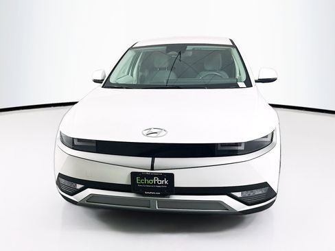 Used 2024 Hyundai Ioniq 5 SE image 2