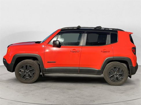 Used 2018 Jeep Renegade Trailhawk image 2