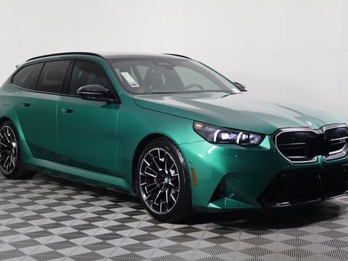 Used 2025 BMW M5 Touring w/ M Driver's Package AWD/4WD image 3