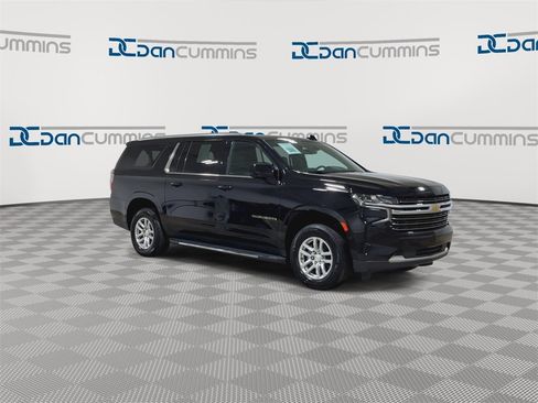 Used 2024 Chevrolet Suburban LT image 2