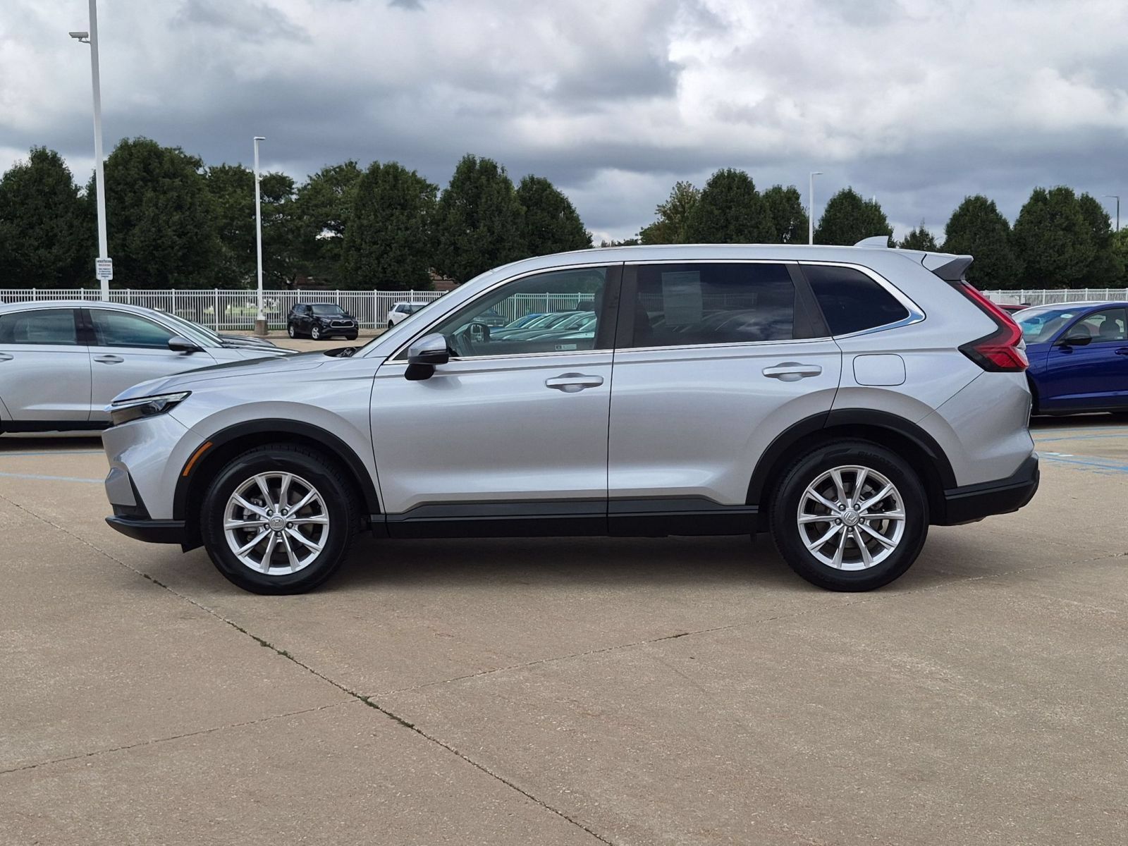 Used 2023 Honda CR-V EX-L image 9