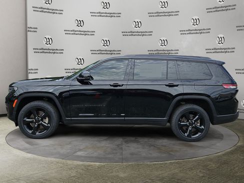 Used 2023 Jeep Grand Cherokee L Laredo AWD/4WD image 2