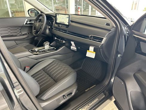 New 2026 Mitsubishi Outlander SEL image 24