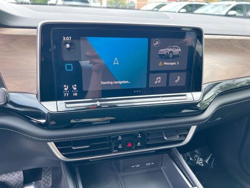 Used 2024 Volkswagen Atlas SE image 20