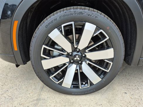 New 2025 Mitsubishi Outlander SEL image 27