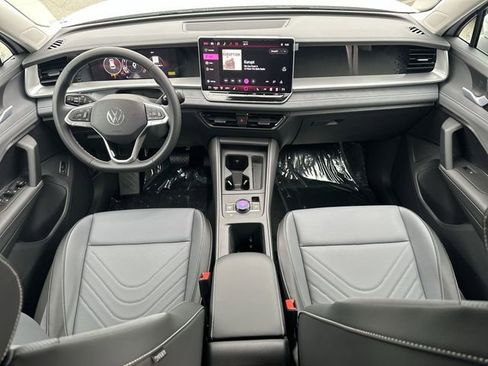 New 2026 Volkswagen Tiguan SE image 29