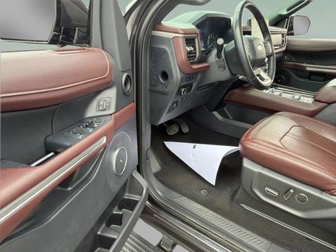 Used 2024 Ford Expedition Limited AWD/4WD image 23