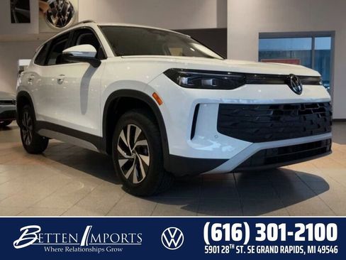 Used 2025 Volkswagen Tiguan S image 1