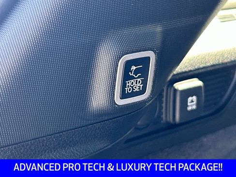Used 2025 Jeep Grand Cherokee Summit AWD/4WD image 12