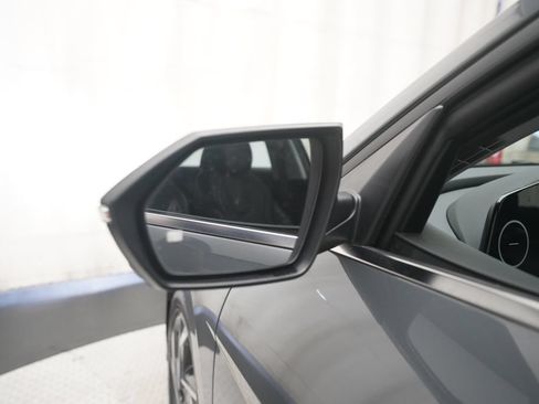 Used 2024 Hyundai Elantra Limited FWD image 24