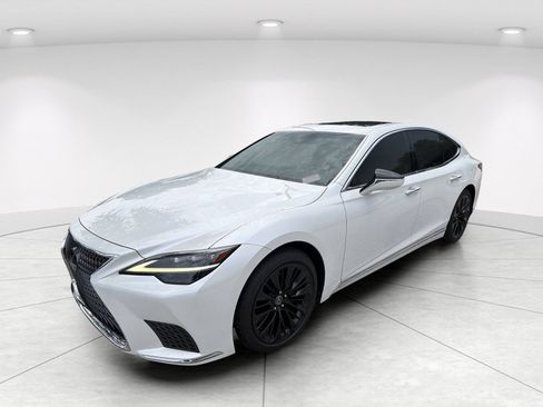 Used 2023 Lexus LS 500 w/ Accessory Package (Z2) RWD image 8