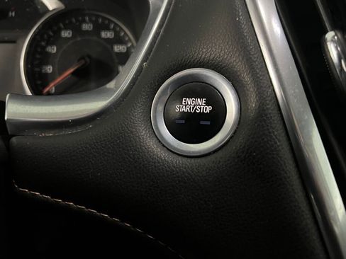 Used 2020 Chevrolet Traverse LT image 16