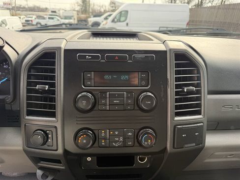 Used 2018 Ford F250 XL w/ Power Equipment Group image 19