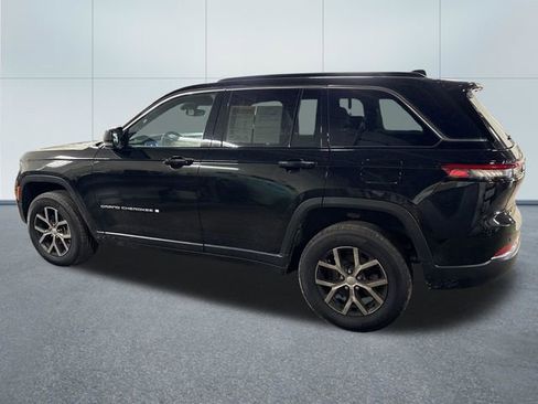 Used 2024 Jeep Grand Cherokee Limited AWD/4WD image 4