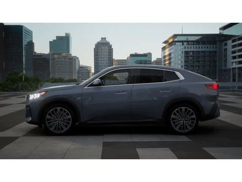 New 2026 BMW X2 xDrive28i w/ Technology Package AWD/4WD image 4