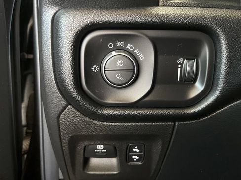 Used 2022 RAM 1500 Big Horn AWD/4WD image 13