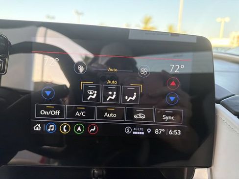 Used 2023 Chevrolet Corvette Stingray Premium Conv w/ Z51 Performance Package RWD image 19