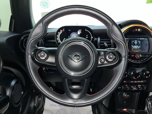 Used 2021 MINI Cooper 2-Door Hardtop image 19