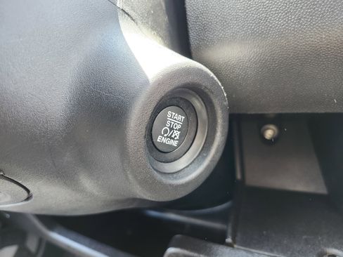 Used 2025 RAM ProMaster 2500 w/ Safety Group FWD image 9