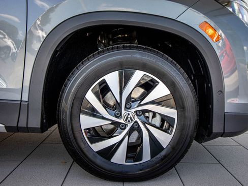Certified 2025 Volkswagen Tiguan S FWD image 4