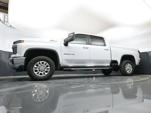Used 2025 Chevrolet Silverado 2500 LT AWD/4WD image 47