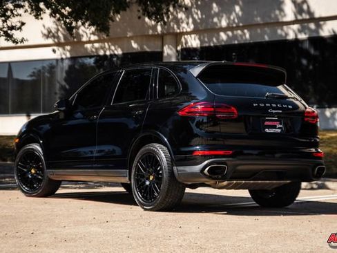 Used 2018 Porsche Cayenne Platinum Edition image 45