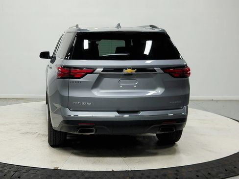 Used 2023 Chevrolet Traverse Premier FWD image 7