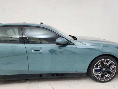 Used 2024 BMW 530i image 8