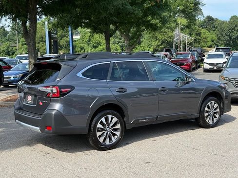 Used 2025 Subaru Outback Limited AWD/4WD image 10