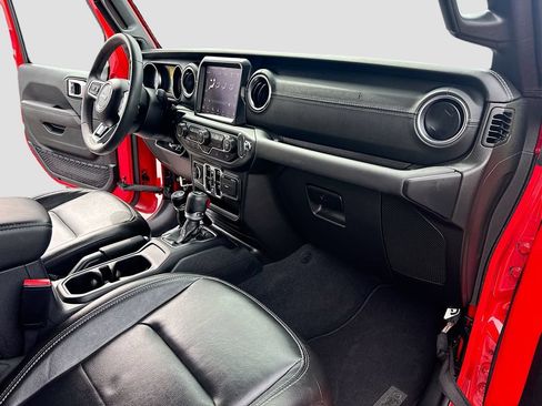 Used 2023 Jeep Wrangler Unlimited Sahara AWD/4WD image 32
