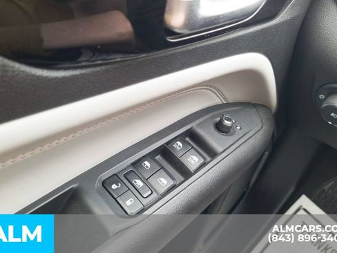 Used 2025 Jeep Compass Limited AWD/4WD image 34
