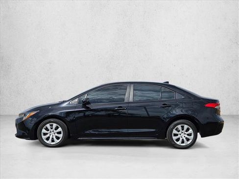 Used 2025 Toyota Corolla LE FWD image 8